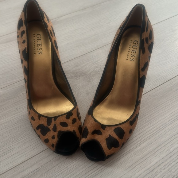 GUESS by Marciano size 7M Heels - Picture 4 of 4